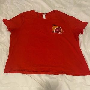 Cute summer H&M t shirt.